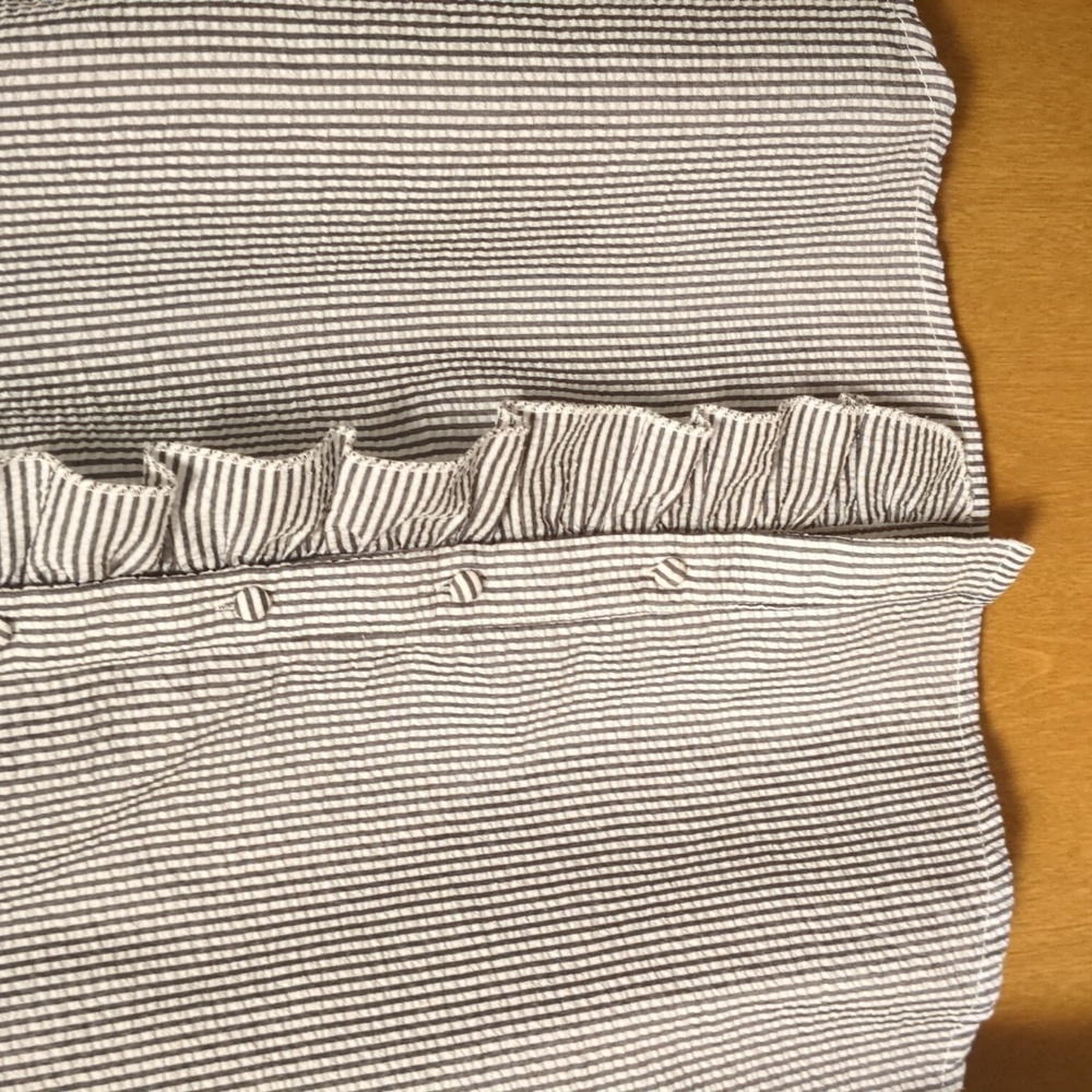 Chic Anna - Kaci California Blouse with Ruffle Detail - Feminine - Sophisticated - Picture 2 of 13